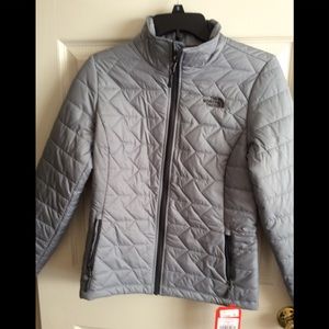NWT Grey North Face quilted jacket